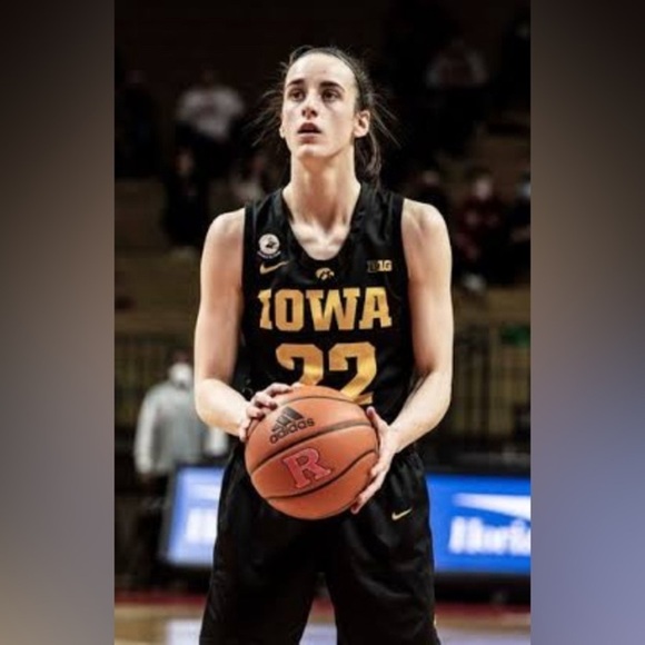 Iowa Hawkeyes Women’s Basketball T-Shirt - Picture 8 of 8